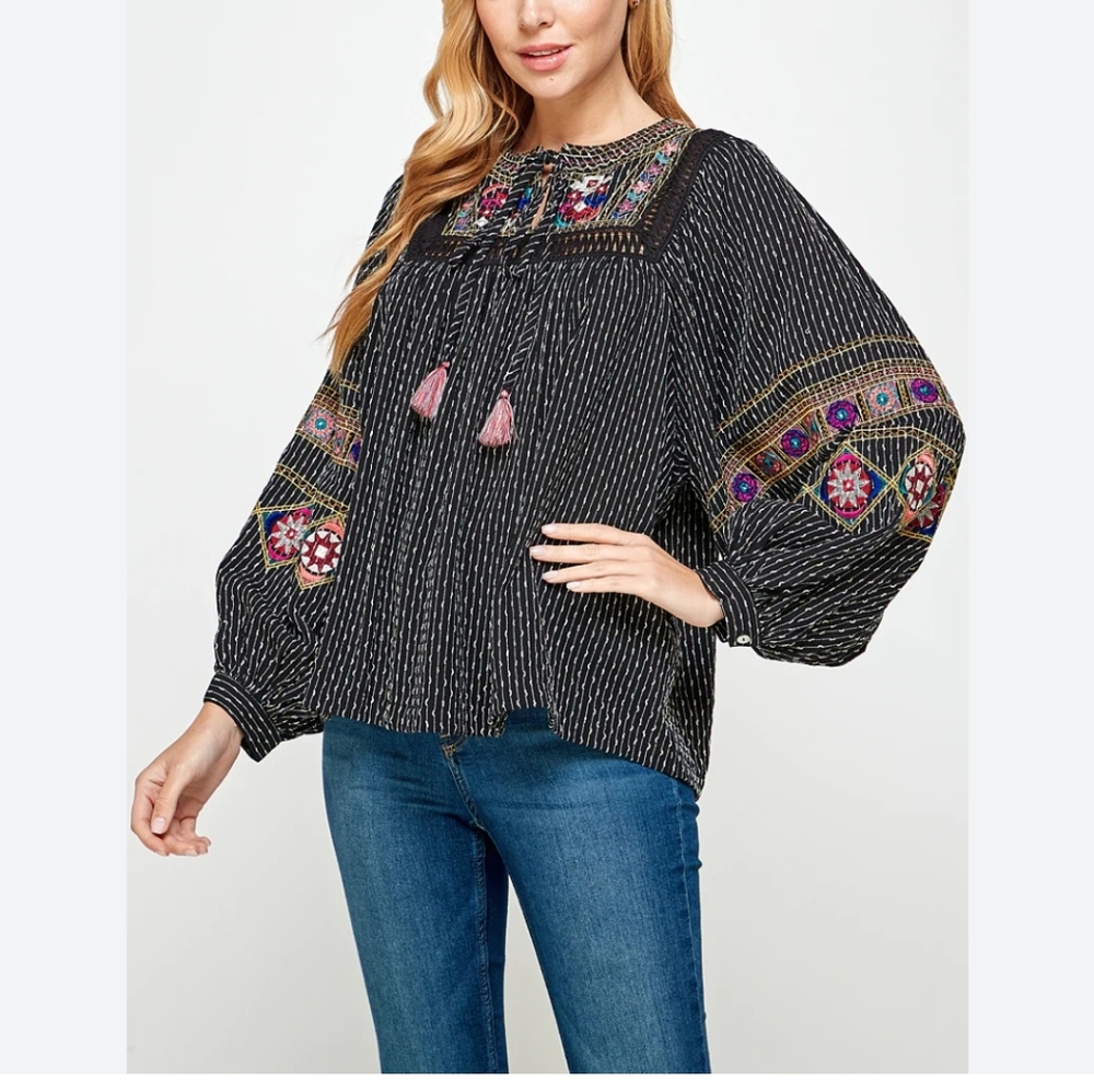See And Be Seen Embroidered Top Size Medium